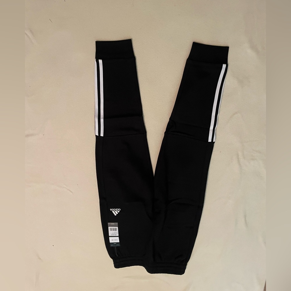Adidas boys pants brand new size medium with tags